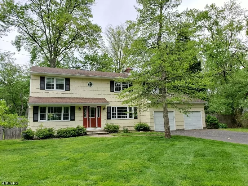 9 Heritage Dr, Green Brook Twp., NJ 08812