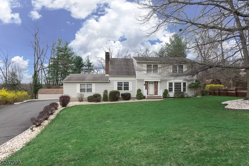 6 Remrose Ledge, Green Brook Twp., NJ 08812