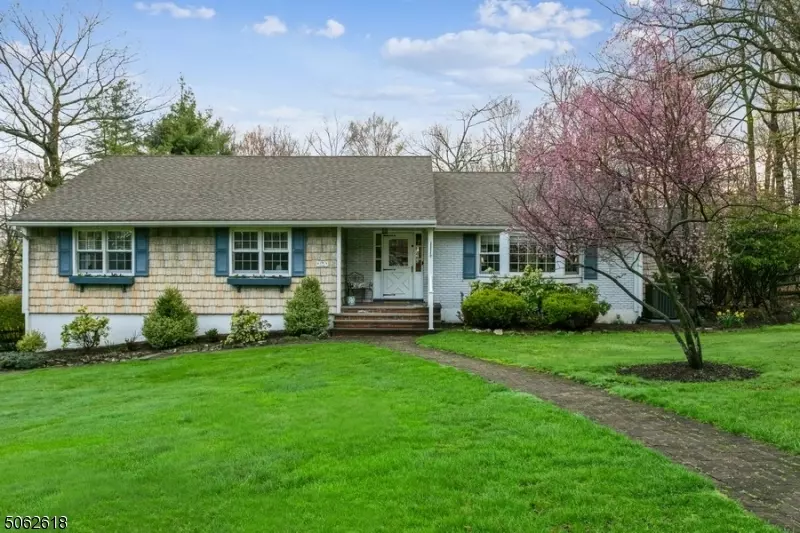 1 Oak Rdg, North Caldwell Boro, NJ 07006