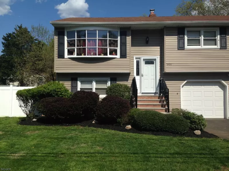 1407 Dogwood Dr, Piscataway Twp., NJ 08854