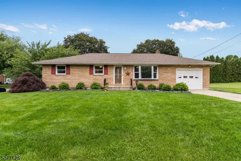 601 Barbara St, Pohatcong Twp., NJ 08865