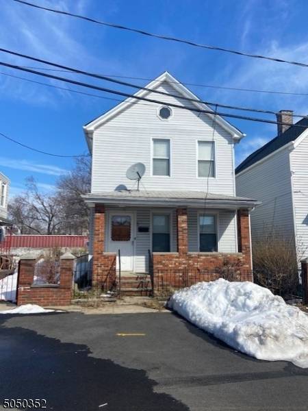 5 Greenwood Lake St, Newark City, NJ 07104