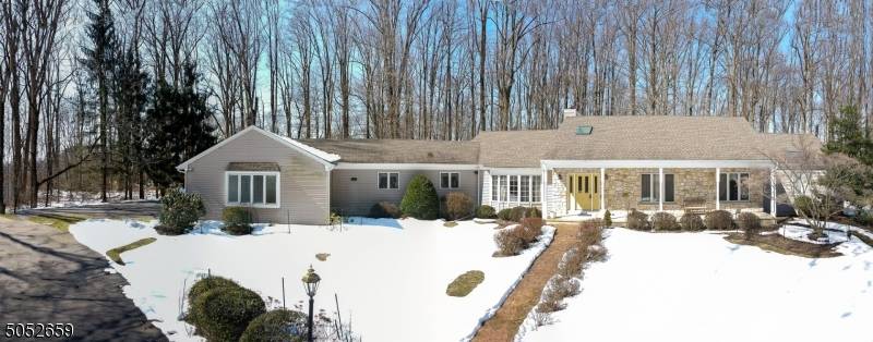 17 Chrystal Dr, Clinton Twp., NJ 08833
