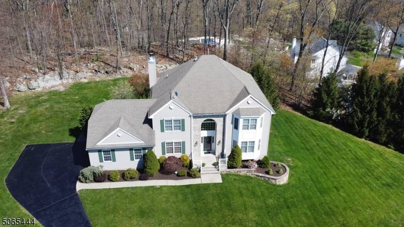 5 Hopkins Ct, Roxbury Twp., NJ 07852