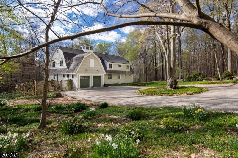 144-2 Roundtop Rd, Bernardsville Boro, NJ 07924