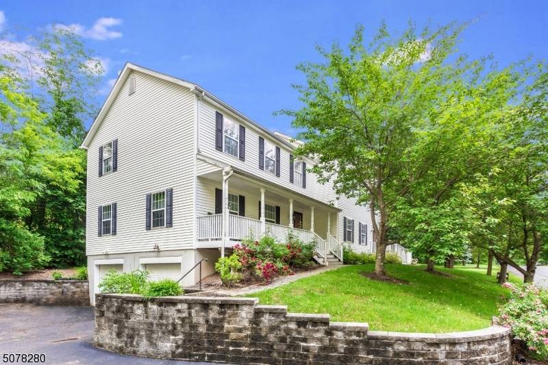112-1 Peapack Rd, Far Hills Boro, NJ 07931