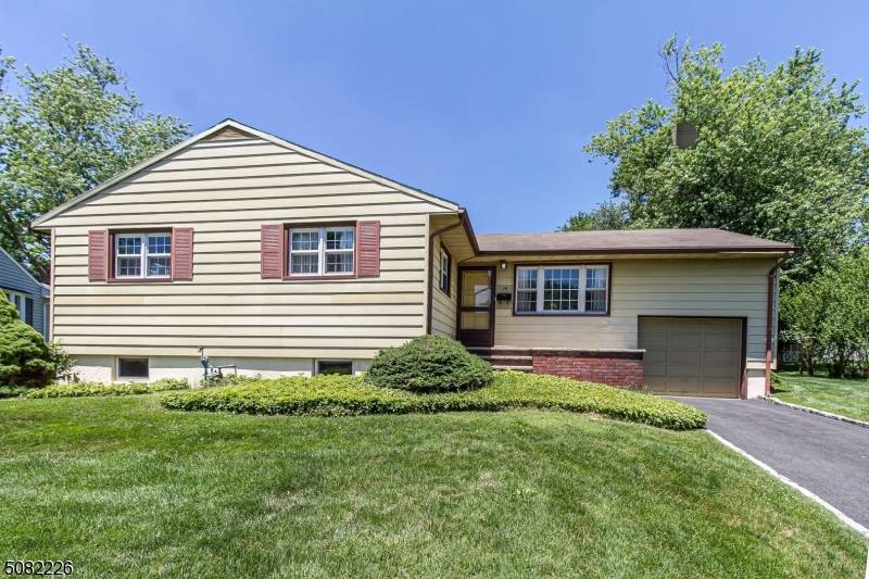 19 Glenwood Rd, Fanwood Boro, NJ 07023