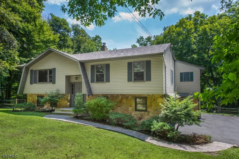 38 MAGEE RD, Ringwood Boro, NJ 07456