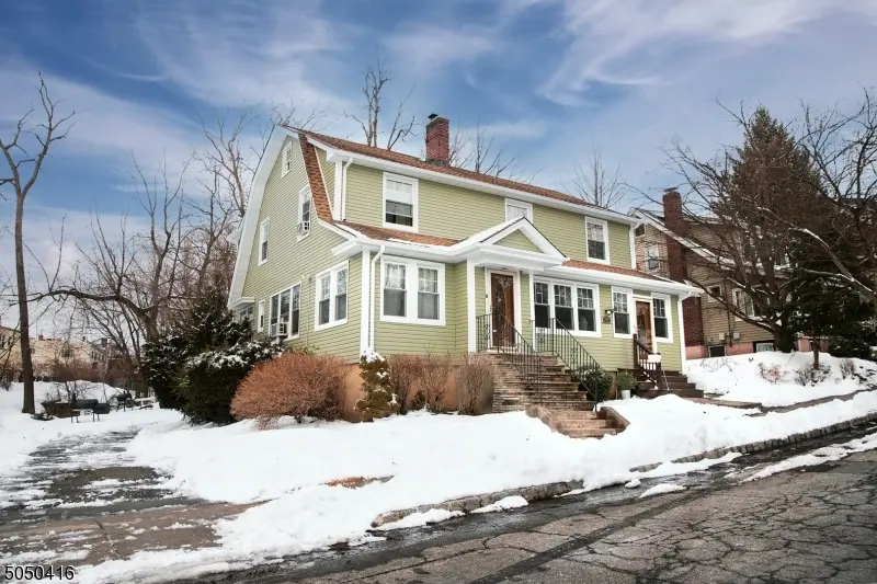 29 Ashwood Ter, West Orange Twp., NJ 07052