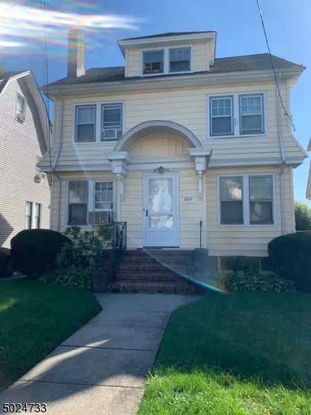 223-225 KEATS AVE, Elizabeth City, NJ 07208