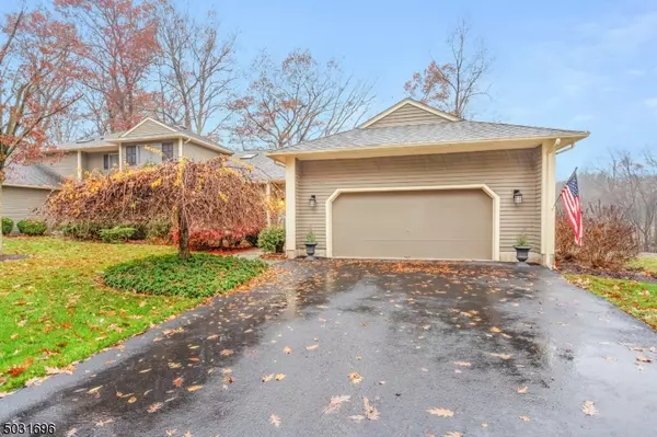 36 HUNTERS CIR, Tewksbury Twp., NJ 08833