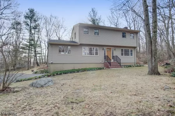 19 Reality Drive, Kinnelon Boro, NJ 07405