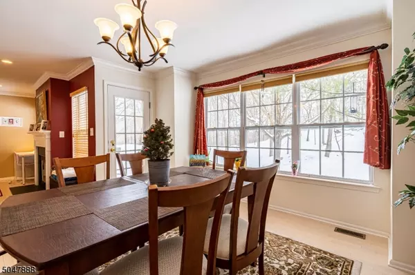 247 Ridge Dr, Pompton Lakes Boro, NJ 07442