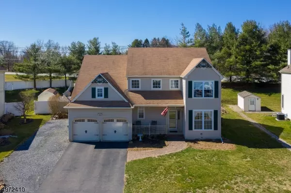 52 BYRON DR, Lopatcong Twp., NJ 08865