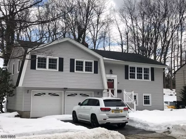 19 Donald Ave, Newton Town, NJ 07860