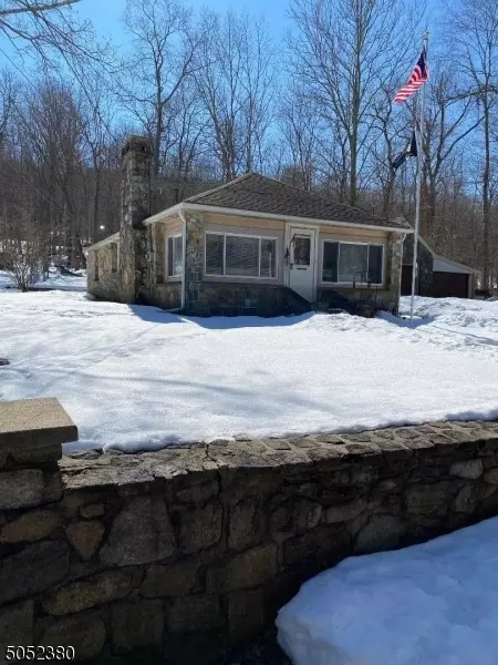 39 River Rd, Califon Boro, NJ 07830