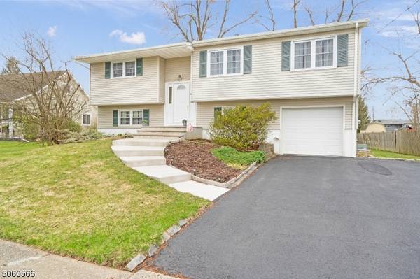 6 Normandy Rd, Mount Olive Twp., NJ 07836