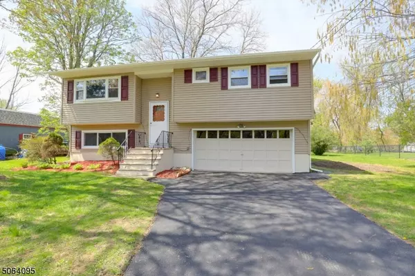 12 Jefferson Ter, Ogdensburg Boro, NJ 07439