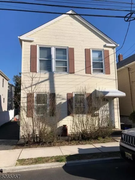 718 1st St, Secaucus Town, NJ 07094