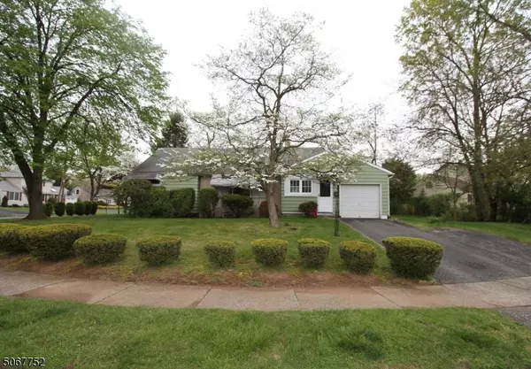 592 Fermery Dr, New Milford Boro, NJ 07646