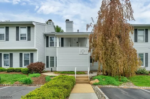 71 Junco Ct, Readington Twp., NJ 08887