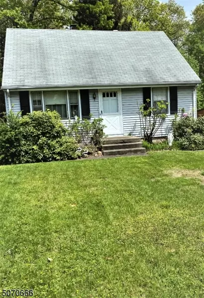 22 Cedar St, Bloomingdale Boro, NJ 07403