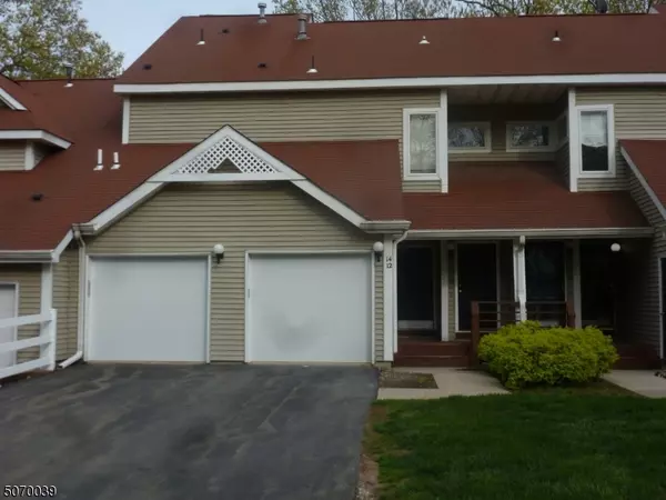 12 Ogdon Ct, Jefferson Twp., NJ 07438