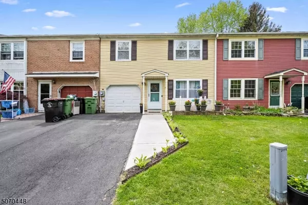 6 Lenape Trl, Washington Boro, NJ 07882