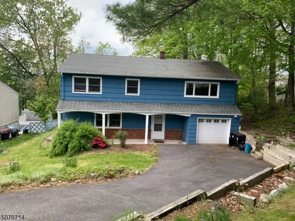 15 Shepherd Dr, Wanaque Boro, NJ 07465