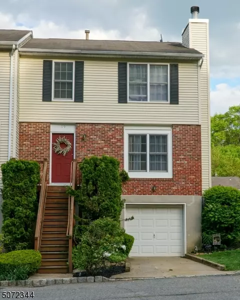 19 Cambridge, Oxford Twp., NJ 07863