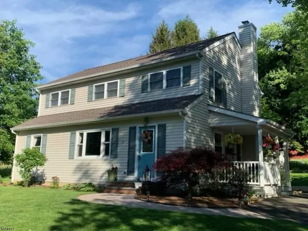 19 Railroad Ave, Califon Boro, NJ 07830