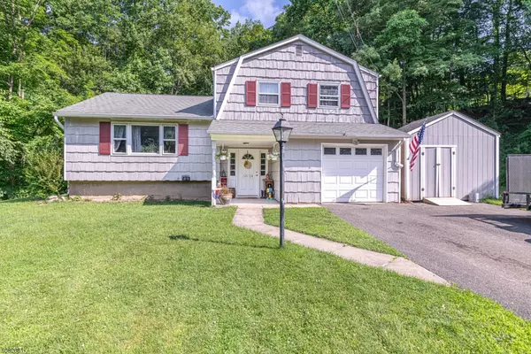 24 Parrish Dr, Vernon Twp., NJ 07462