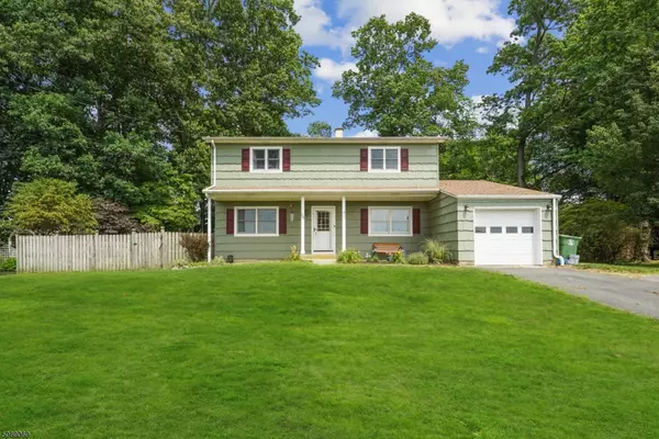 105 Sunrise Ter, Washington Boro, NJ 07882