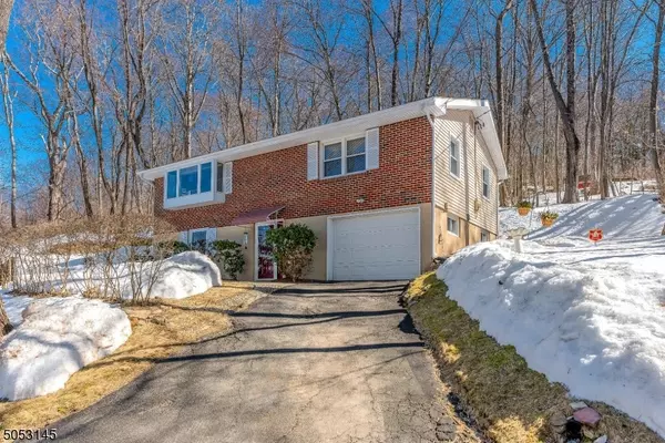 2 Forest Rd, Green Twp., NJ 07821