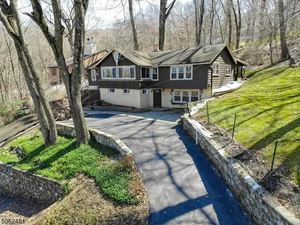 451 E Shore Trl, Byram Twp., NJ 07871