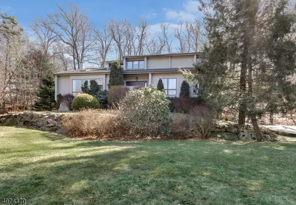 Kinnelon Boro, NJ 07405,4 SCOTT CT