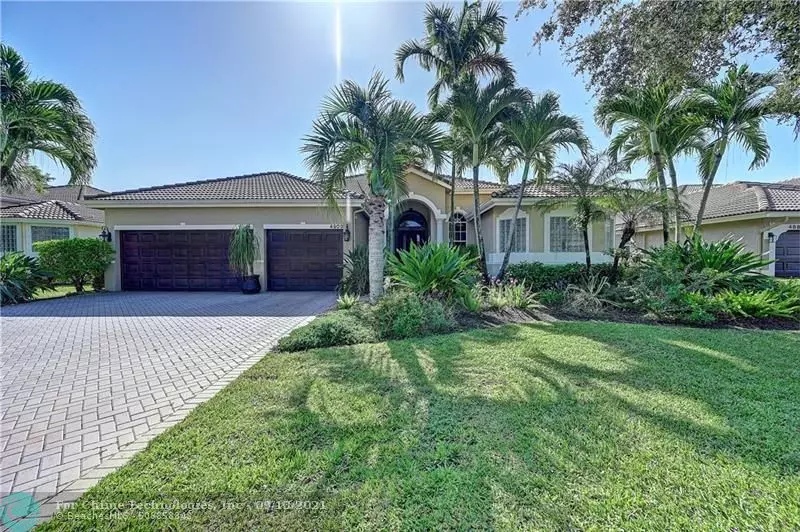 4909 NW 112th Dr, Coral Springs, FL 33076