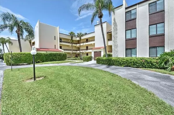 Naples, FL 34112,3635 Boca Ciega DR #304