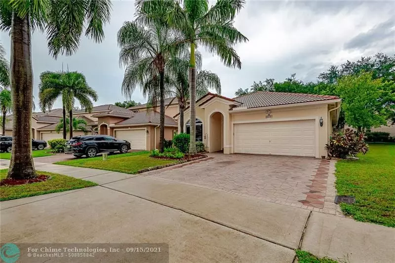 3759 Woodfield Dr, Coconut Creek, FL 33073