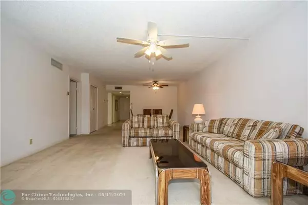 Weston, FL 33326,358 Lakeview Dr  #103