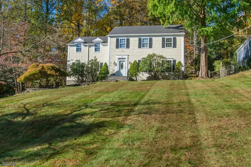 10 Carroll Dr, Mendham Twp., NJ 07945