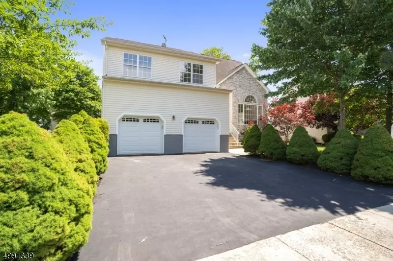 32 GREYHOUND CT, South Brunswick Twp., NJ 08824