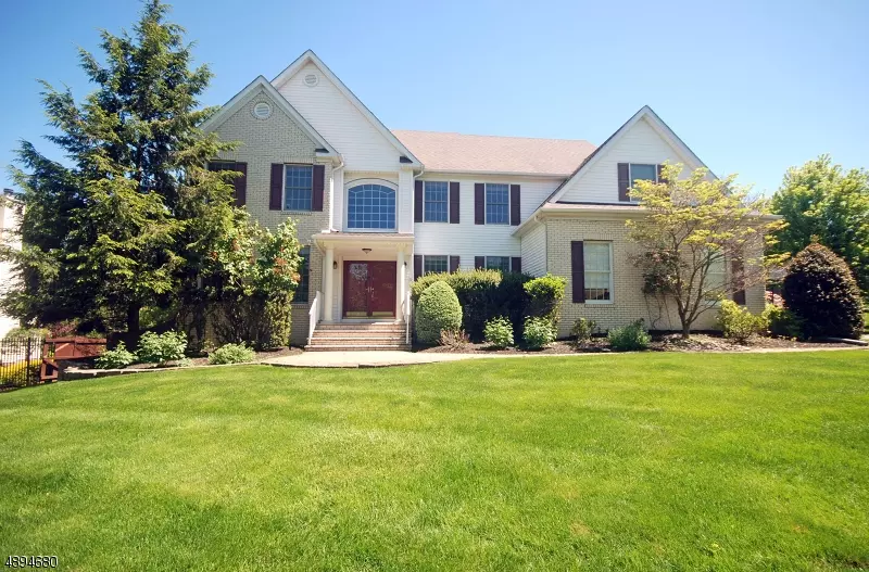 2 HICKORY LN, Green Brook Twp., NJ 08812