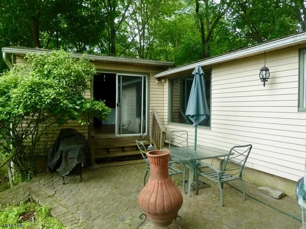 454 E SHORE TRL, Byram Twp., NJ 07871