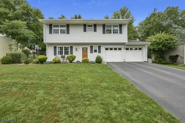 11 BURNHAM PL, Mount Olive Twp., NJ 07836