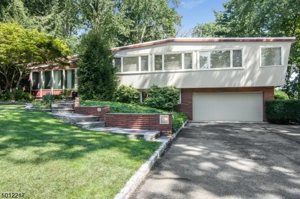 74 WOODLAWN AVE, Clifton City, NJ 07013