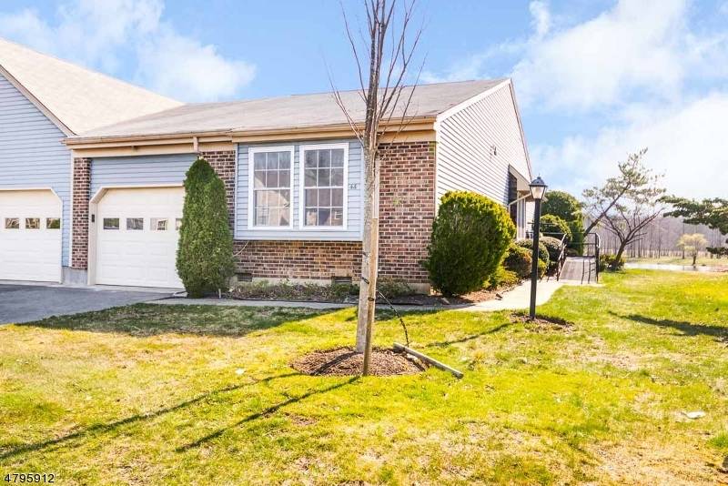 4 A Glastonbury Dr, Monroe Twp., NJ 08831