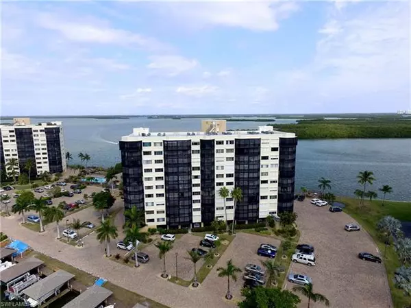 4263 Bay Beach LN #117, Fort Myers Beach, FL 33931