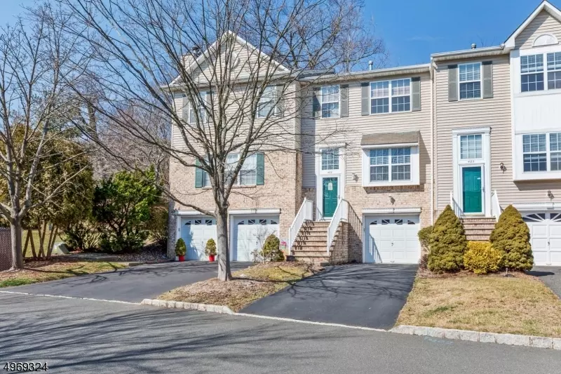 402 TALLWOOD LN, Green Brook Twp., NJ 08812