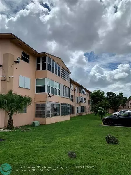 Hialeah Gardens, FL 33016,120 Royal Palm Rd  #302